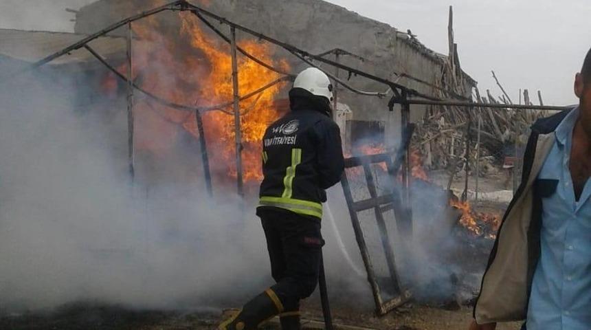 Van’da konteyner yangını