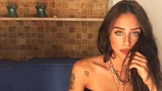 Zeynep Alkan 'Doğruluk mu cesaret mi?' programında iç çamaşırını gösterdi