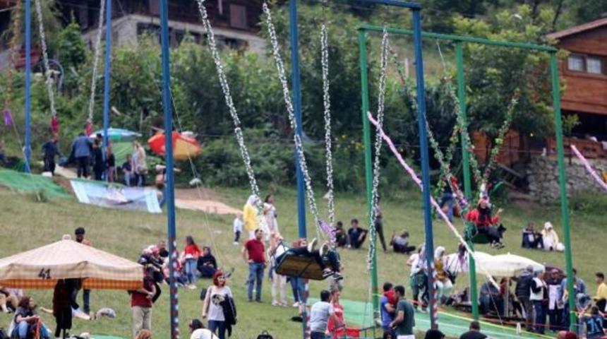 Ayder Yaylası'ndaki salıncakların kaldırılması için süre verildi