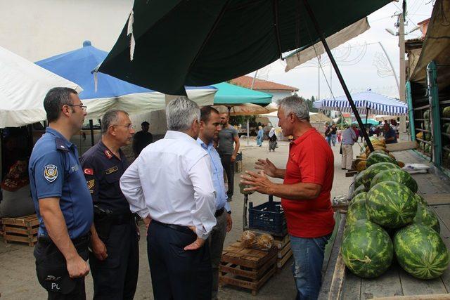 Başkan ve Kaymakam Pazar esnafının sorunlarını dinledi