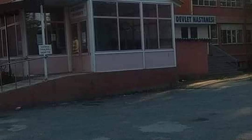 Mahalle muhtarının kullanılmayan hastane bahçesi için otopark olsun talebi