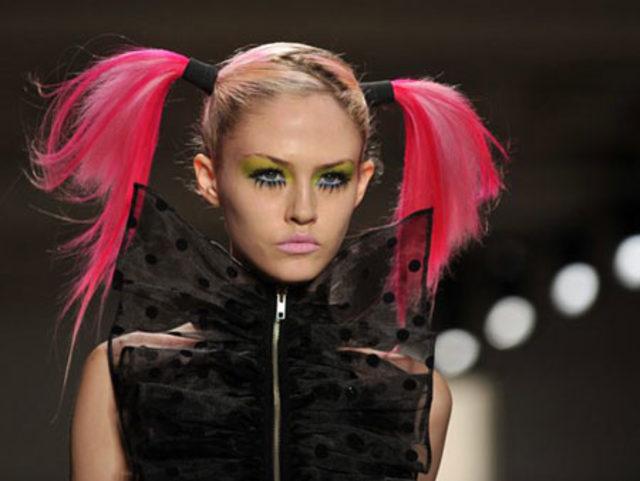 Pembe Sa&ccedil; Modası! 1