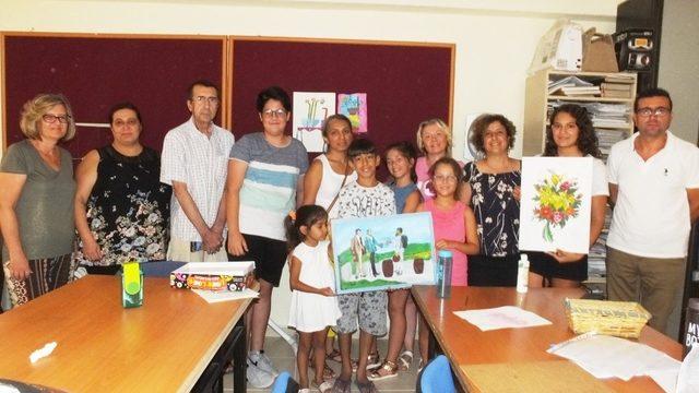 Burhaniye’de anneler ve çocukları aynı kursa katıldı