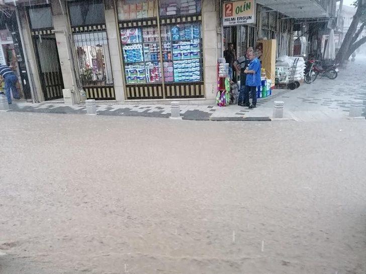 Susurluk’ta başlayan yağış hayatı olumsuz etkiledi G4