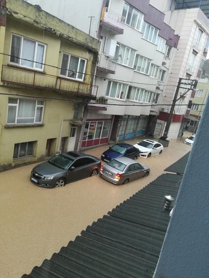 Susurluk’ta başlayan yağış hayatı olumsuz etkiledi G5