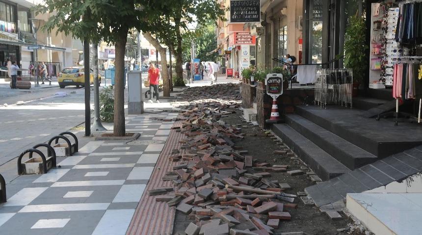 Haliliye’de kaldırımlar yenileniyor