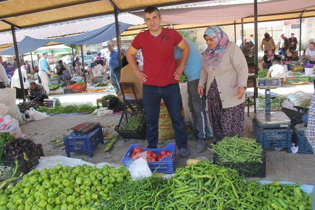 Şuhut’ta yöresel pazara yoğun ilgi