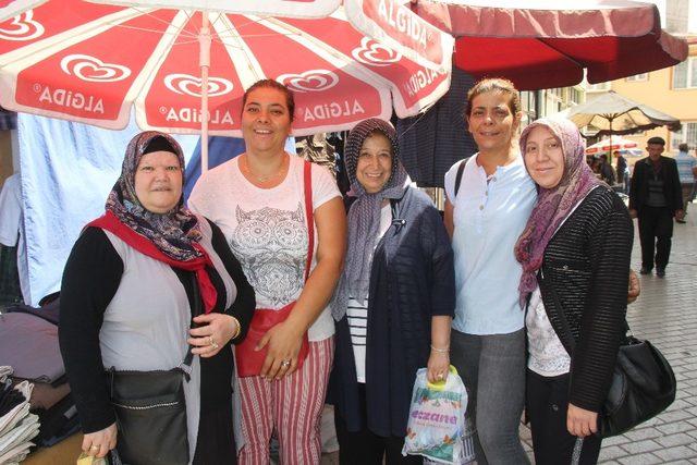 Şuhut’ta yöresel pazara yoğun ilgi