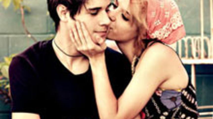 Uzun Mesafe İlişkiyi Y&uuml;r&uuml;tmek