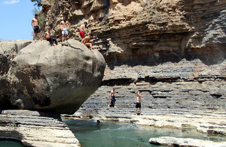 Terörün beli kırıldı! Burası Kato Dağı: Akın ettiler G4