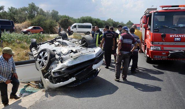 Takla atıp, devrilen otomobildeki karı koca yaralandı