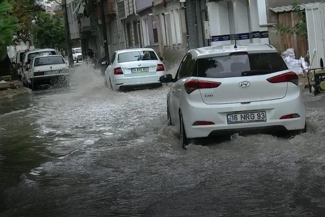 Bursa'da sağanak hayatı felç etti, hortum panik yaşattı (2)