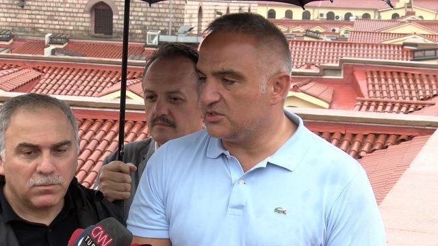 Kültür Bakanı Ersoy, Kapalıçarşı'da açıklama yaptı: Çatıdan herhangi bir sızma olmadı