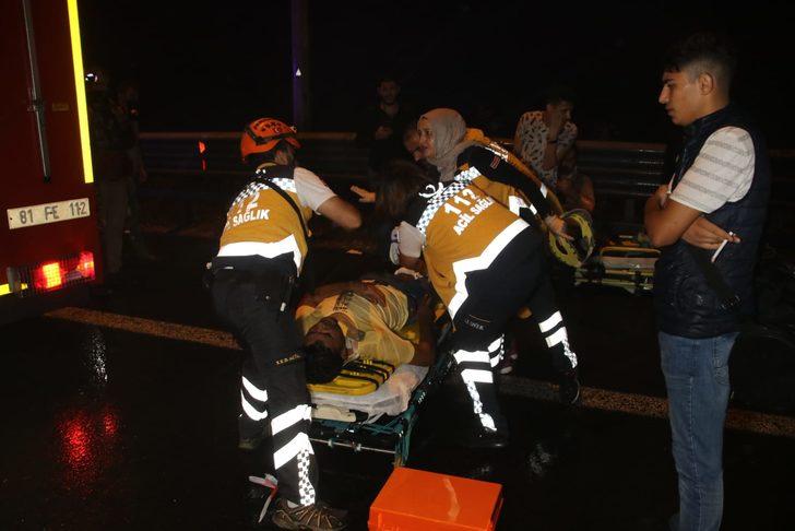 Bolu Dağı'nda yolcu otobüsü TIR'a çarptı: Çok sayıda yaralı var! G3