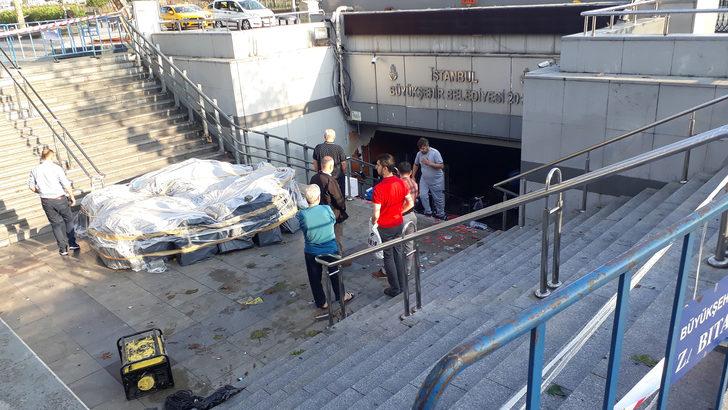 Eminönü'nde su baskınının ardından son durum  G4