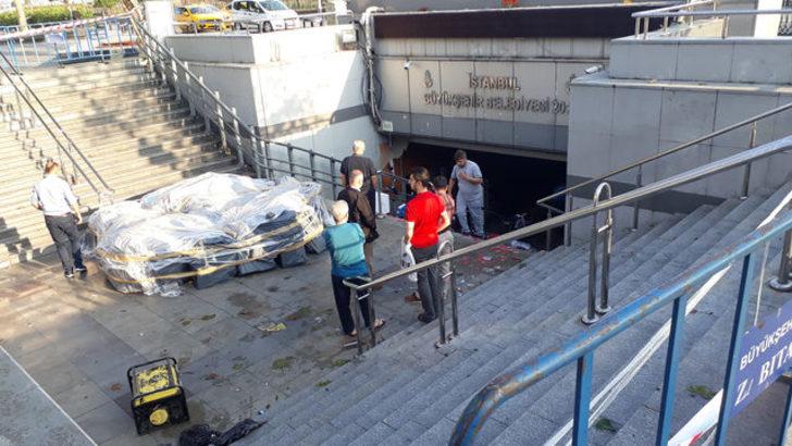 Eminönü'nde su baskınının ardından son durum  G2