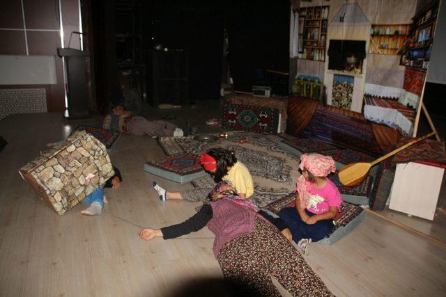 Varto depremi Zazaca sahnelendi 1