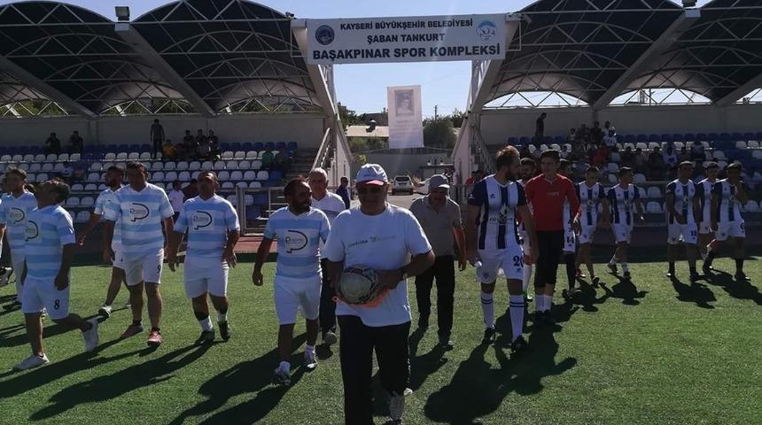 Yeşil sahada gelen &ouml;l&uuml;m