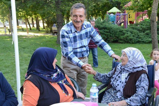 Tepebaşı’nda vatandaşlar deneyimli kafeleri tercih ediyor 1