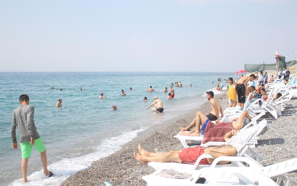 Van G&ouml;l&uuml;, Ege ve Akdeniz plajlarını aratmıyor