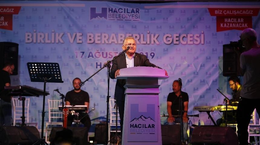Başkan B&uuml;y&uuml;kkılı&ccedil;, Hacılar&rsquo;da yapılan Birlik ve Beraberlik Gecesi&rsquo;ne katıldı