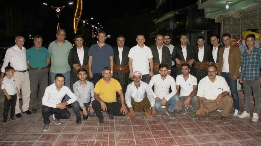 Kaymakam T&uuml;rkman, halay ekibiyle bir araya geldi