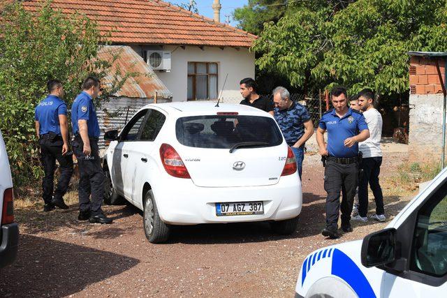 Antalya'da iki grup, hastane önünde birbirine ateş açtı