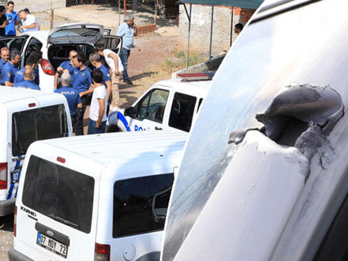 Antalya'da hastane &ouml;n&uuml;nde &ccedil;atışma! 