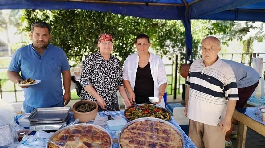 Başkan &Ccedil;er&ccedil;ioğlu, &Ccedil;akırbeyli pazarında vatandaşlarla buluştu