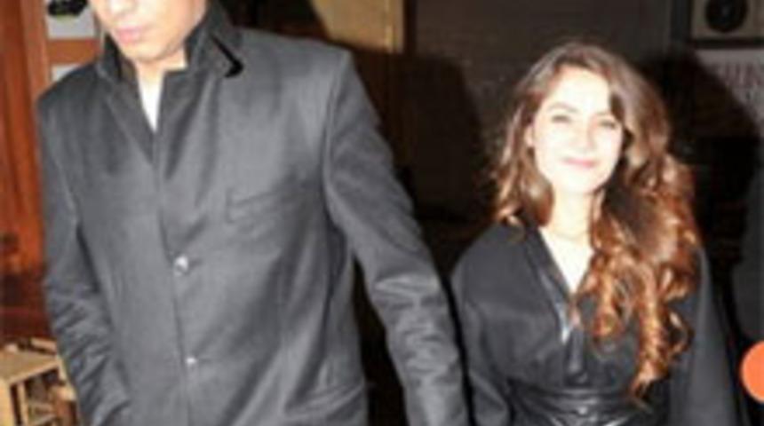 K&uuml;&ccedil;&uuml;k Kadın Evleniyor