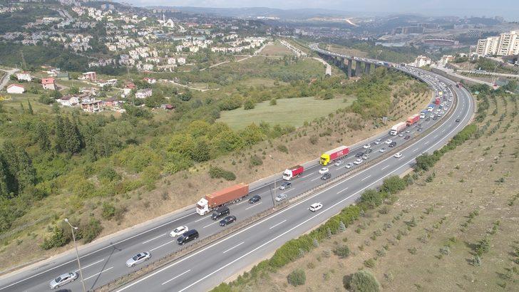 Kurban Bayramı tatili bitti! Tatilciler dönüyor, kilometrelerce kuyruk oluştu G2