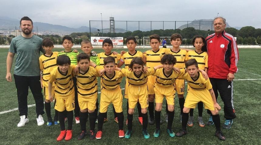 Aliağaspor FK geleceğin yıldızlarını seçiyor