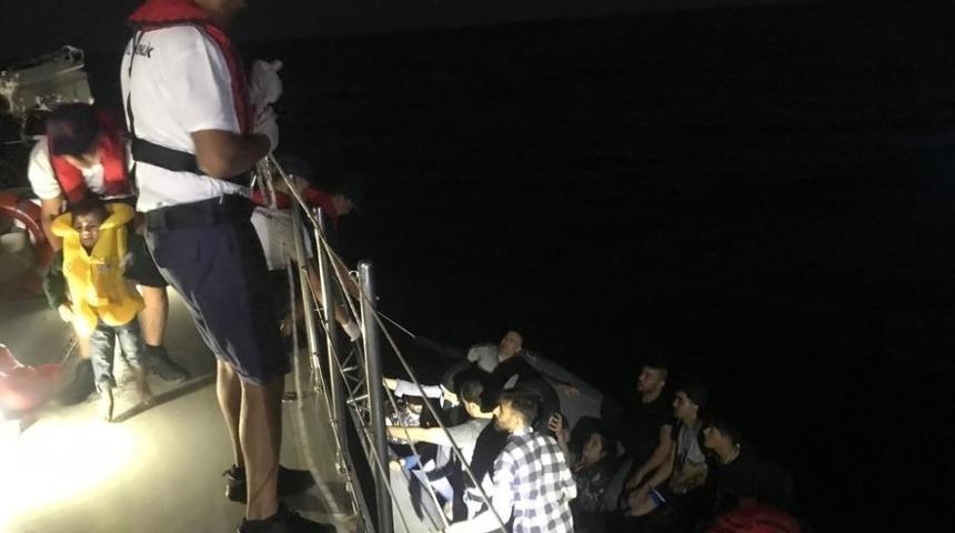 Kuşadası&rsquo;nda 2 operasyonda 56 d&uuml;zensiz g&ouml;&ccedil;men yakalandı