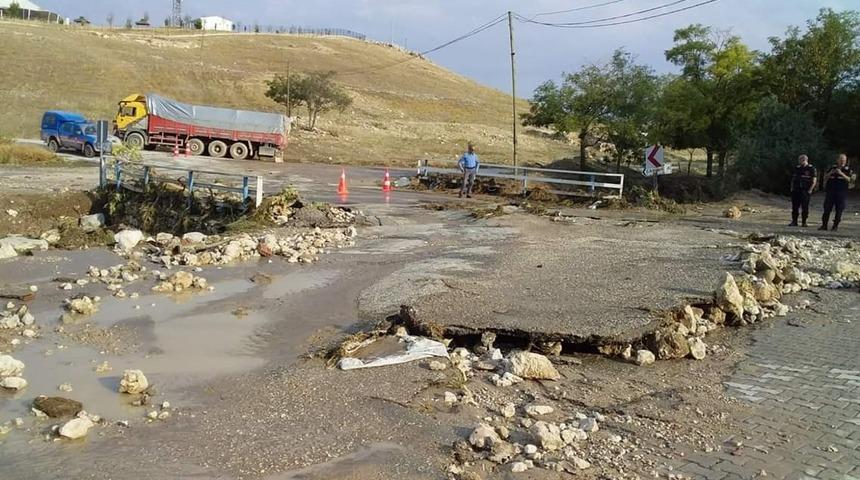 Ankara'yı sağanak vurdu