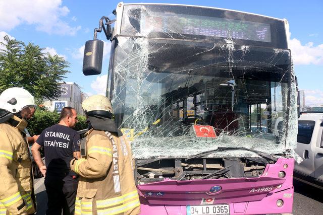 Çağlayan'da halk otobüsü aniden fren yapan kamyona çarptı(Geniş haber)