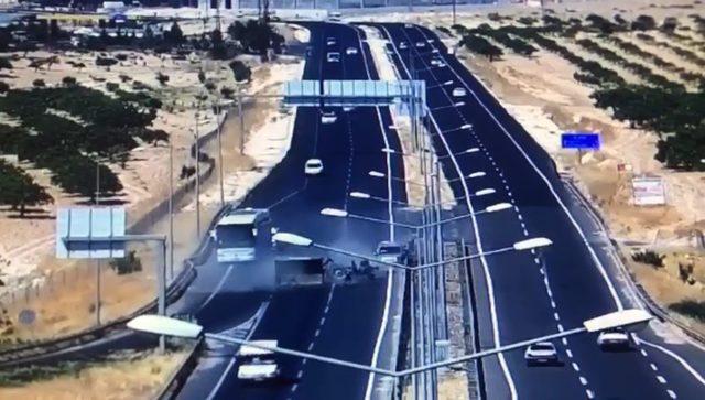 Şanlıurfa'da 14 kişinin yaralandığı zincirleme kaza güvenlik kamerasında