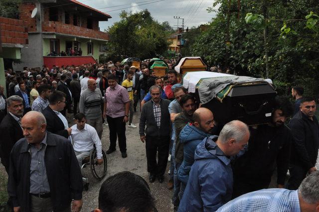 Bartın'da baraja uçan otomobilde ölen 4 kişi toprağa verildi