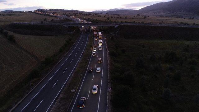 Karadeniz bağlantı yolunda trafik yoğunluğu devam ediyor