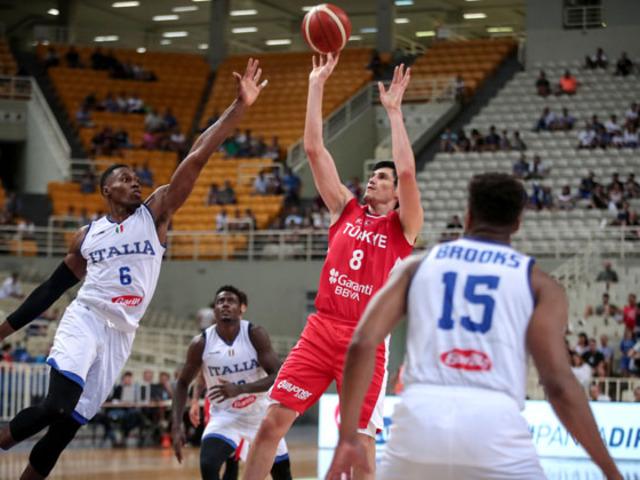 Türkiye 72 - 70 İtalya (Akropolis Turnuvası)