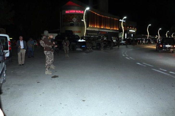 Bir ilçe ayağa kalktı! Tehlikeli gerilim: İl Emniyet Müdürü devreye girdi G1