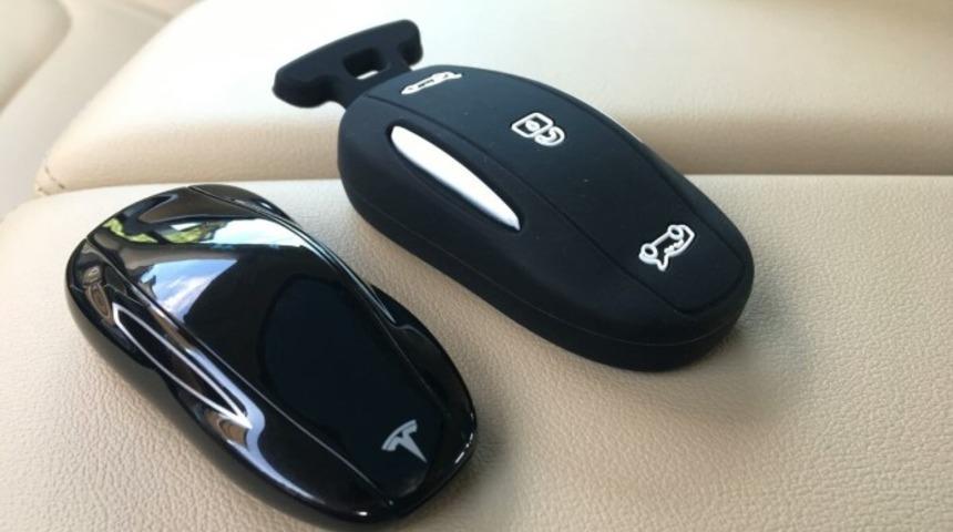 Arabasının anahtarını kaybeden bir kadın ilginç bir çözüm buldu