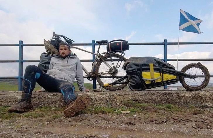 Ölmek üzereyken buldu! Şimdi onunla dünyayı geziyor G3