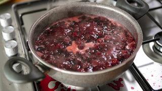 Günde bir avuç vişne ödem atmaya yardımcı oluyor