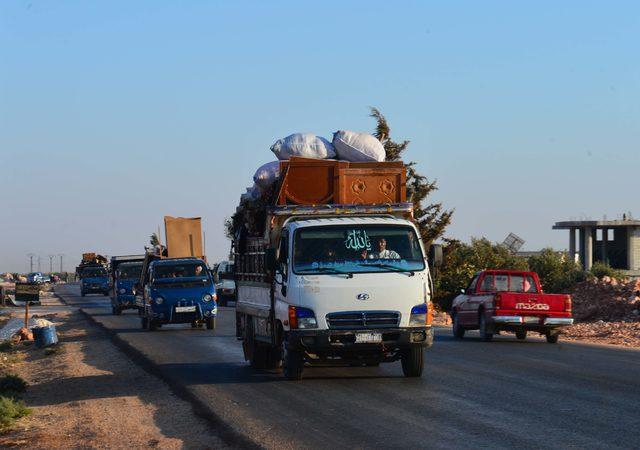 Binlerce kişi, can güvenliği için İdlib'ten kaçıyor