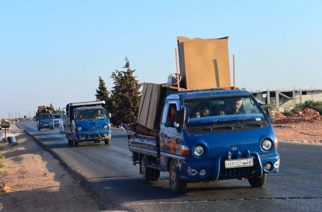 Binlerce kişi, can güvenliği için İdlib'ten kaçıyor