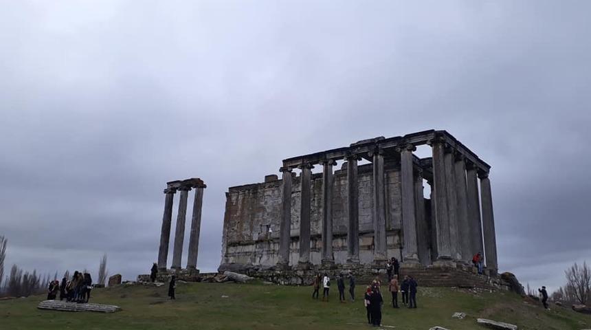 Aizanoi Antik Kenti bayramda doldu taştı
