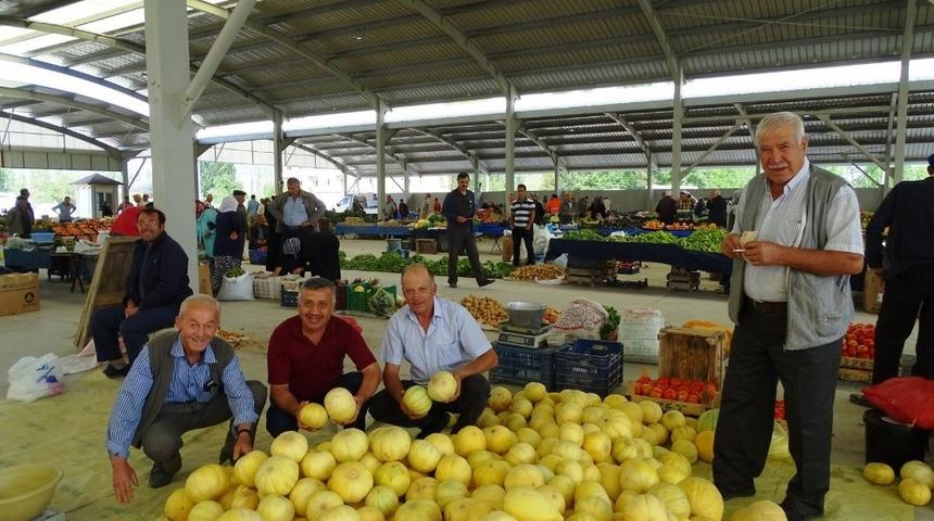 Hisarcık&rsquo;ta halk yerli kavunu tercih ediyor