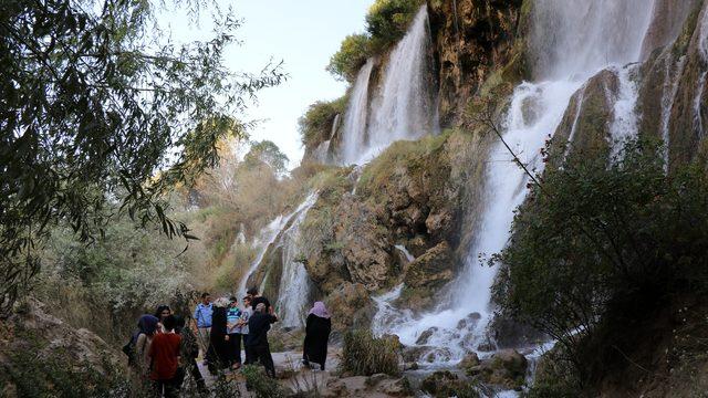 Erzincan'a giden Girlevik Şelalesi'ni görmeden dönmüyor