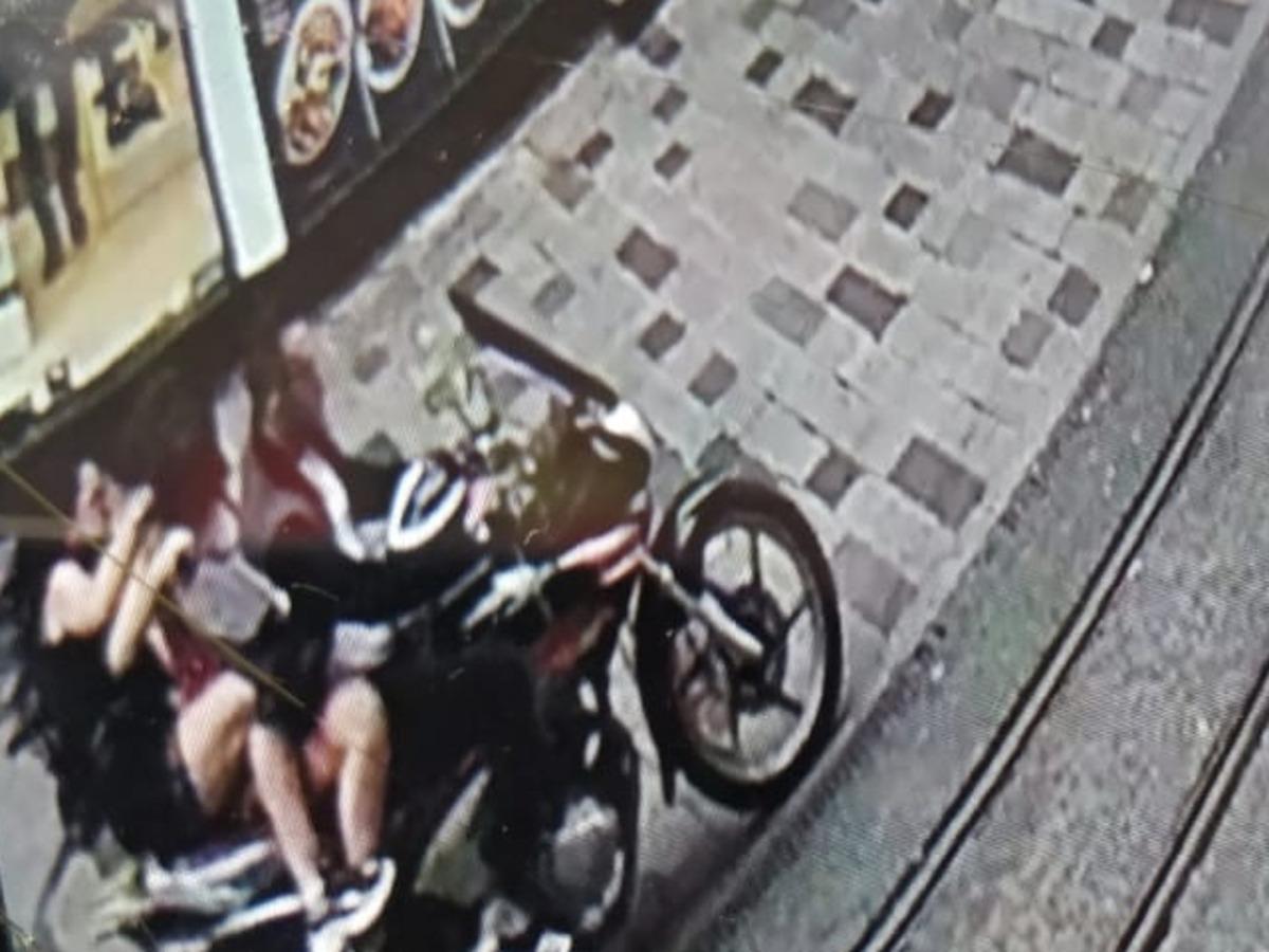 İstiklal Caddesi'nde motosikletli dehşeti! 