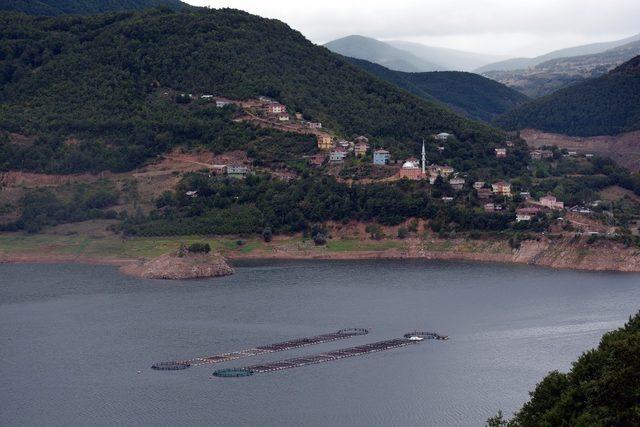 Baraj gölü birçok kişinin uğrak yeri oldu